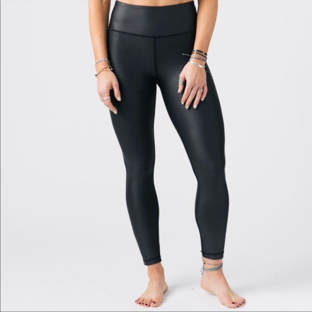 ZYIA Active Black Metallic Light n Tight Hi Rise 7/8 Leggings Size 6-8